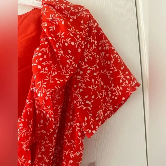 NWT- Cupakes & Cashmire‎ Orange/Coral Print Wrap Flutter Dress. Size XS. - Picture 5 of 14